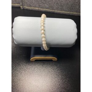 Claires Faux Pearl Bracelet Classic White Bead Strand Gold Tone Clasp 7"